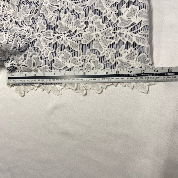 NEW! ADIVA White Crochet Embroidered Overlay Shorts High Waist 2” Inseam Large - Picture 7 of 13